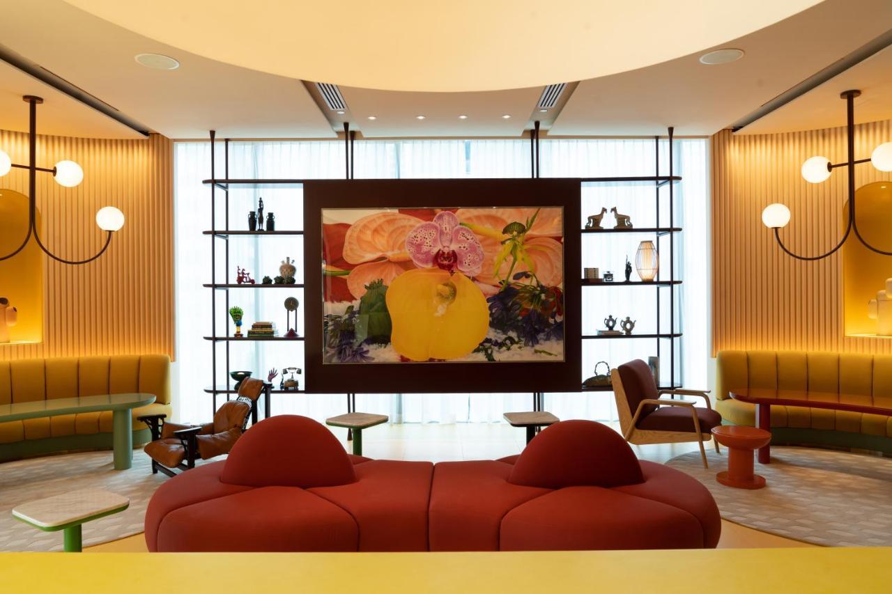 The Standard, Bangkok Mahanakhon Exteriér fotografie The lobby of the hotel
