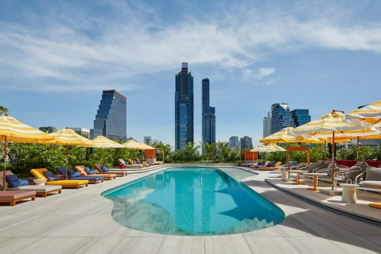 The Standard, Bangkok Mahanakhon Exteriér fotografie The rooftop pool at the Standard East Village