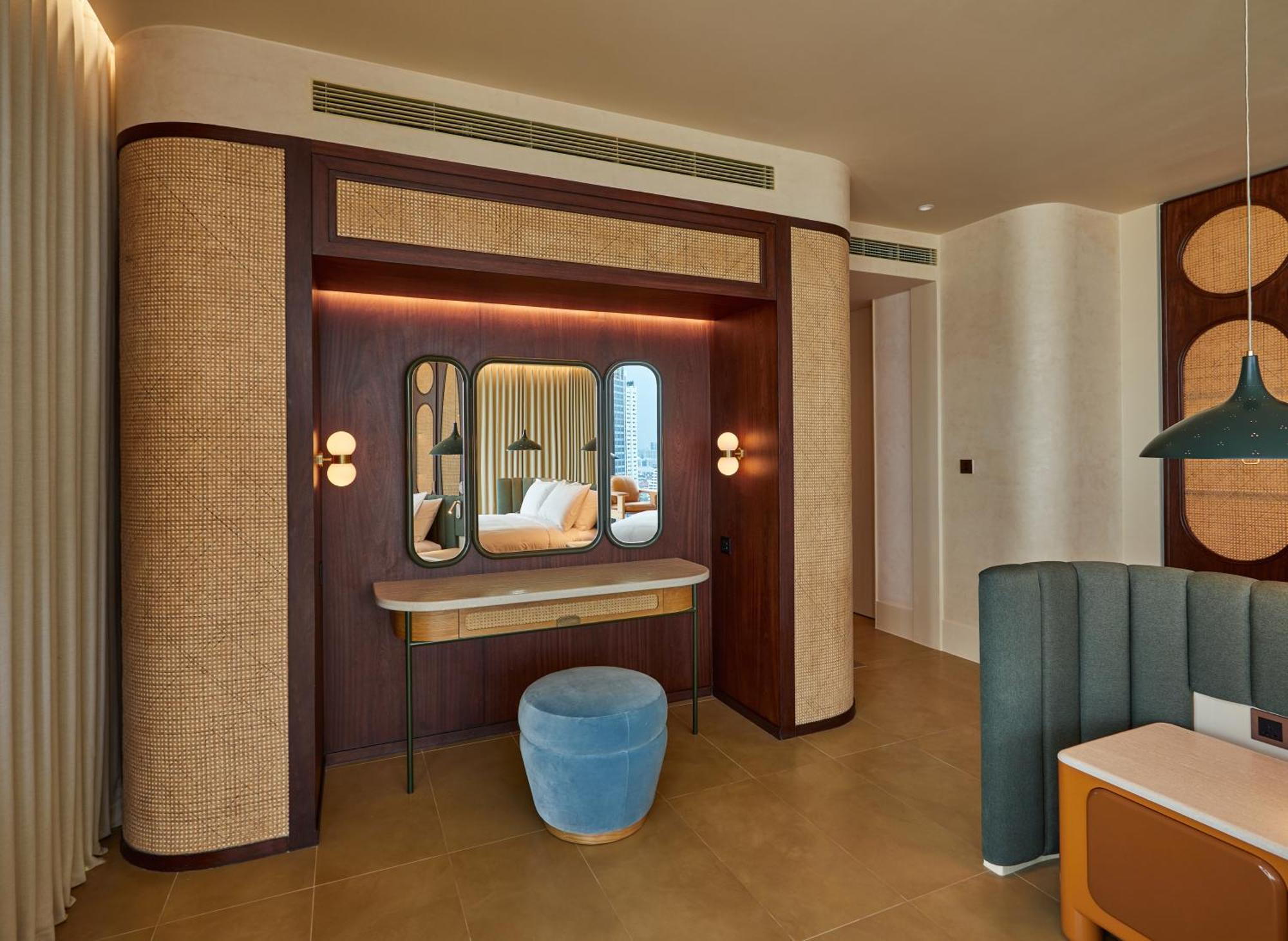 The Standard, Bangkok Mahanakhon Pokoj fotografie A room at the hotel